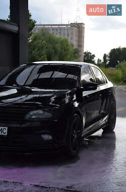 Седан Volkswagen Jetta 2016 в 