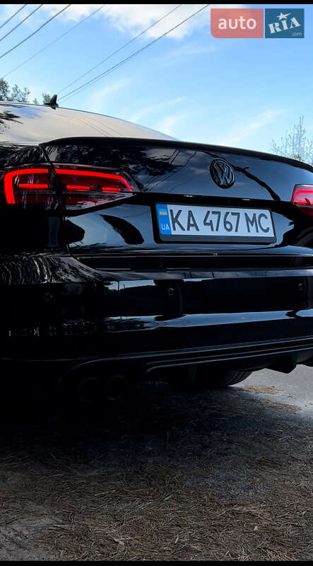 Седан Volkswagen Jetta 2016 в Киеве