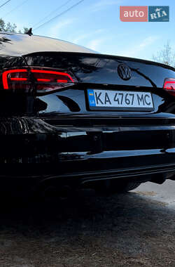 Седан Volkswagen Jetta 2016 в 