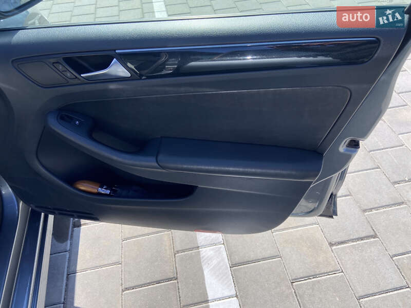 Седан Volkswagen Jetta 2015 в Черкассах