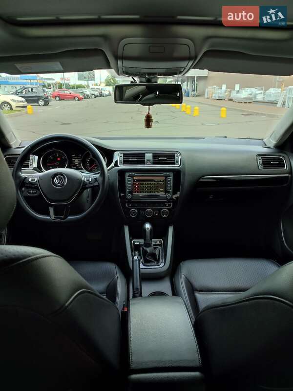 Седан Volkswagen Jetta 2015 в Борисполе