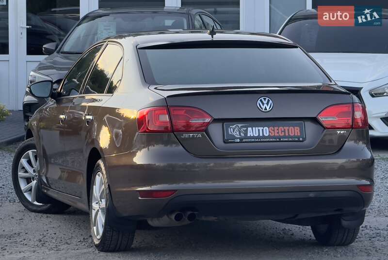 Седан Volkswagen Jetta 2012 в Харькове