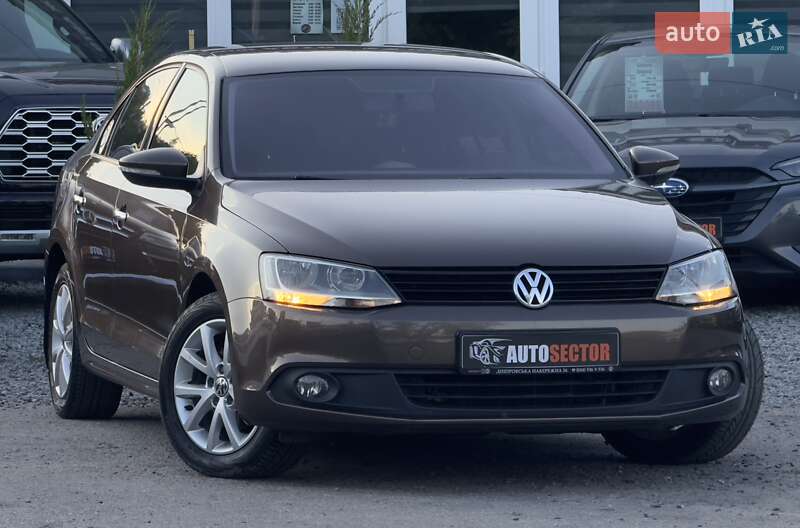Седан Volkswagen Jetta 2012 в Харькове