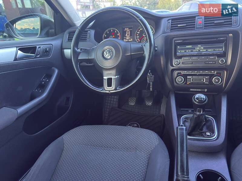 Седан Volkswagen Jetta 2012 в Харькове