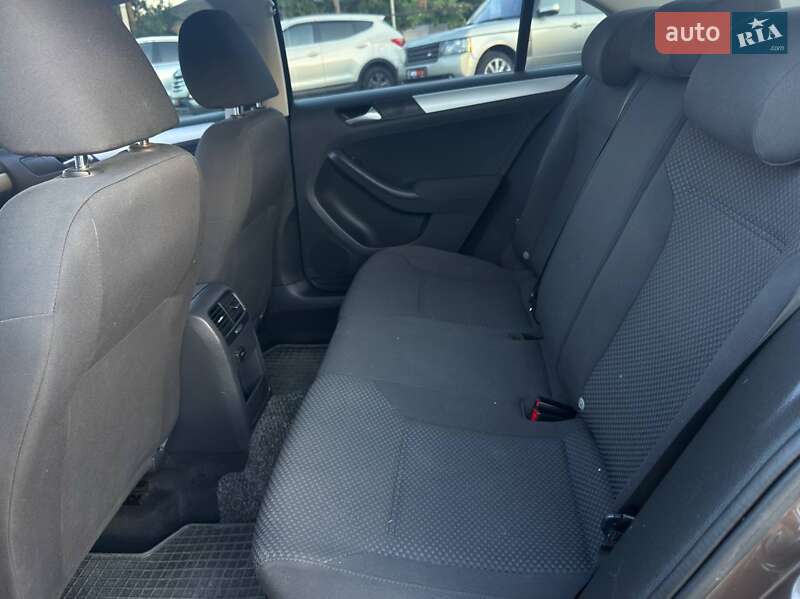 Седан Volkswagen Jetta 2012 в Харькове