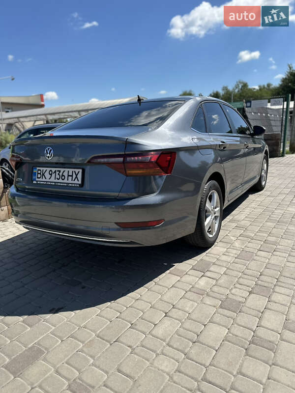 Седан Volkswagen Jetta 2018 в Рівному