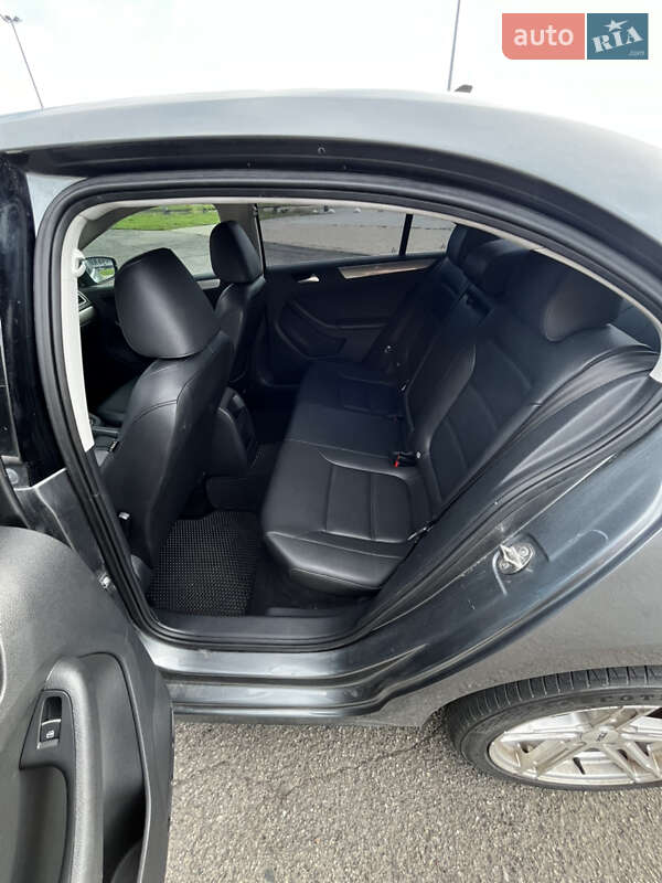 Седан Volkswagen Jetta 2016 в Львове фото 12 Седан Volkswagen Jetta 2016 в Львове