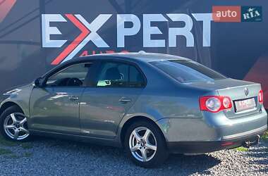 Седан Volkswagen Jetta 2009 в 