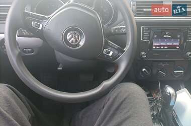 Седан Volkswagen Jetta 2016 в 