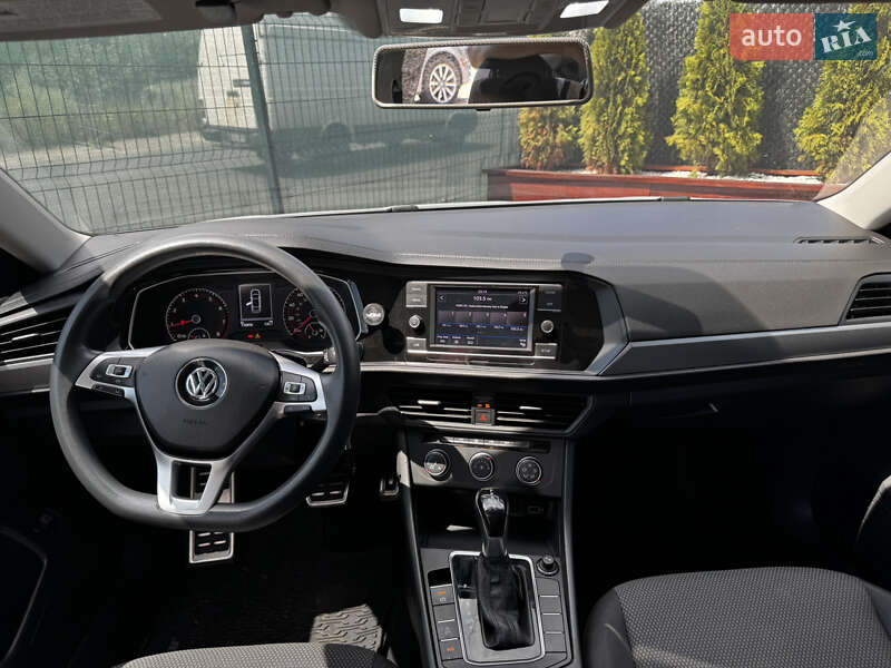Седан Volkswagen Jetta 2018 в Киеве