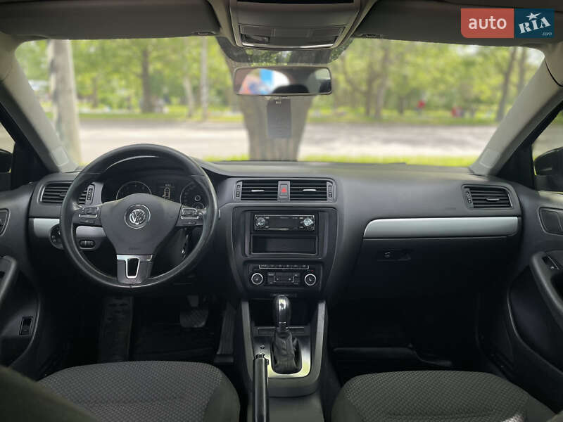Седан Volkswagen Jetta 2012 в Николаеве