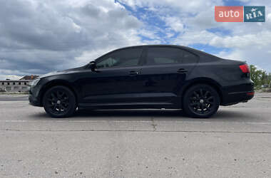 Седан Volkswagen Jetta 2012 в 