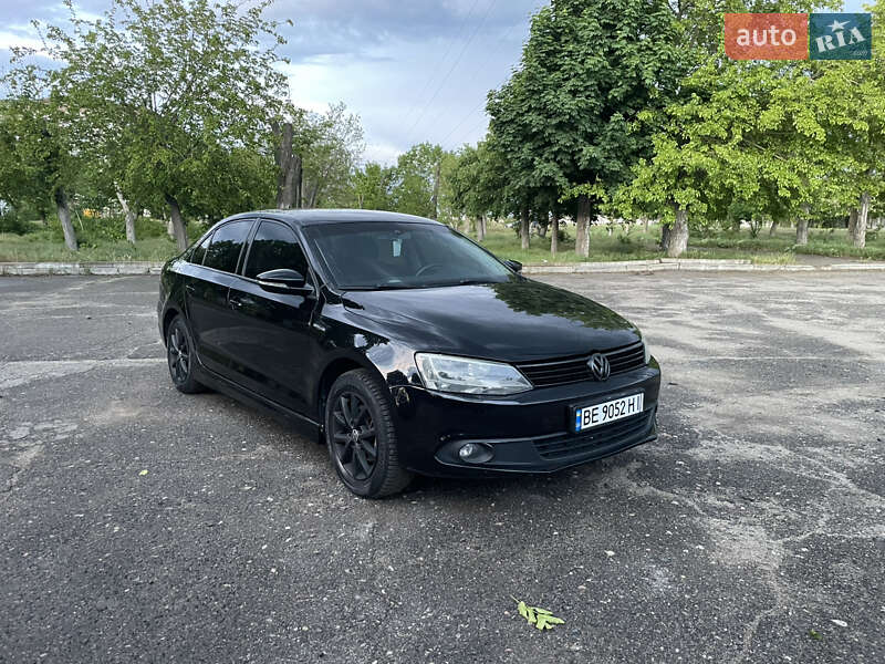 Седан Volkswagen Jetta 2012 в Николаеве