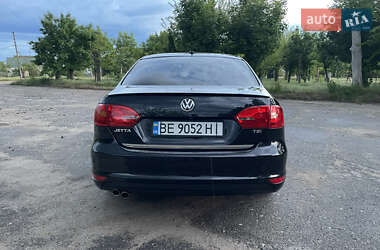 Седан Volkswagen Jetta 2012 в 