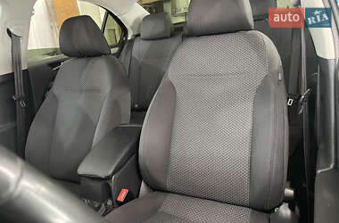 Седан Volkswagen Jetta 2012 в 