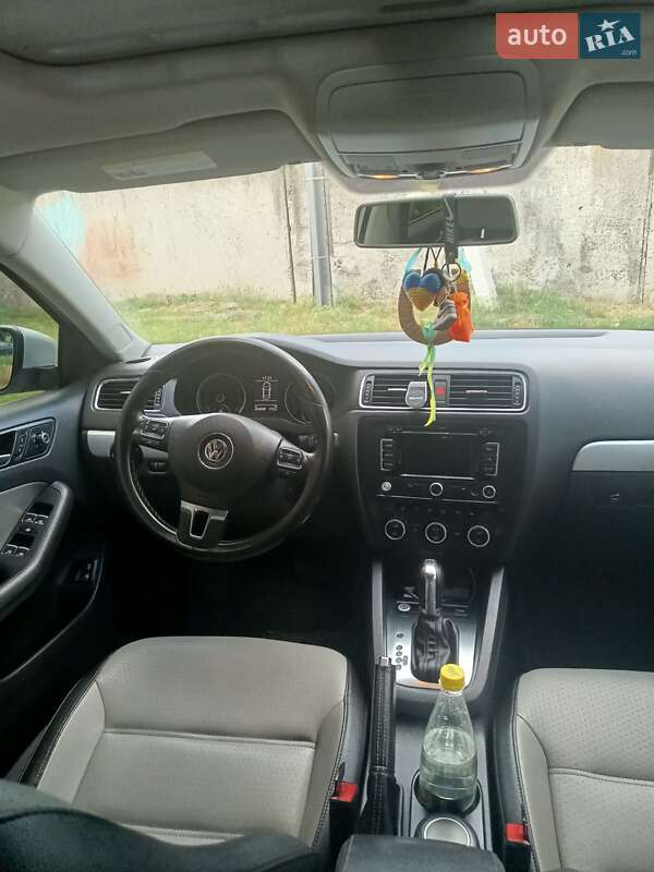 Седан Volkswagen Jetta 2013 в Сквирі