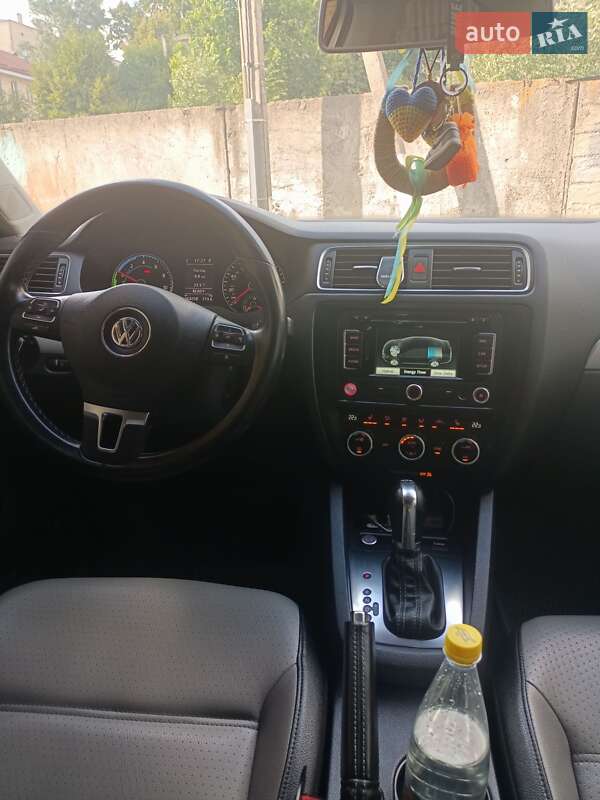 Седан Volkswagen Jetta 2013 в Сквирі