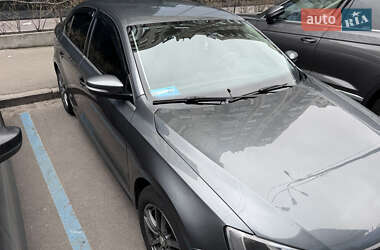 Седан Volkswagen Jetta 2012 в 