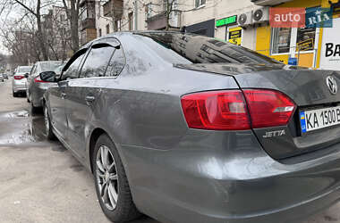 Седан Volkswagen Jetta 2012 в 