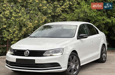 Седан Volkswagen Jetta 2016 в Киеве