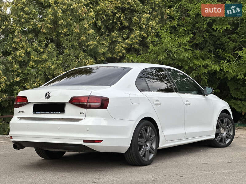 Седан Volkswagen Jetta 2016 в Києві