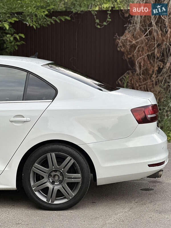 Седан Volkswagen Jetta 2016 в Києві