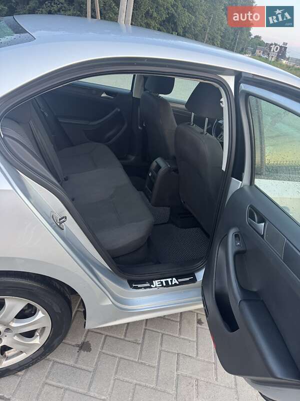 Седан Volkswagen Jetta 2013 в Житомире