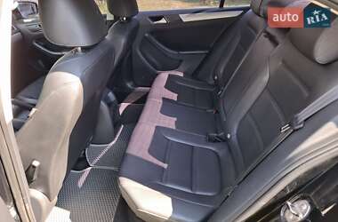 Седан Volkswagen Jetta 2014 в 