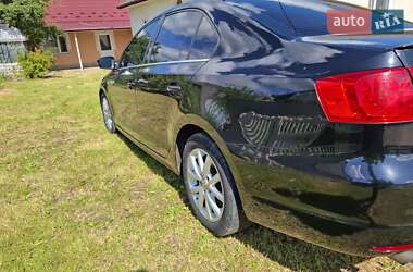 Седан Volkswagen Jetta 2014 в 
