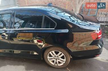 Седан Volkswagen Jetta 2016 в 