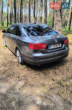 Седан Volkswagen Jetta 2012 в Полтаві