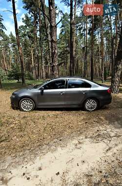 Седан Volkswagen Jetta 2012 в Полтаві