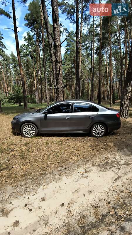 Седан Volkswagen Jetta 2012 в Полтаві
