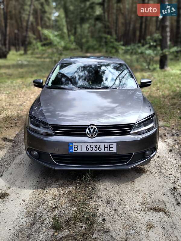 Седан Volkswagen Jetta 2012 в Полтаві