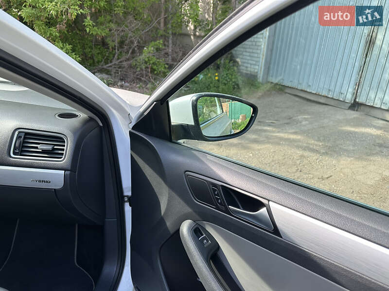 Седан Volkswagen Jetta 2013 в Львове