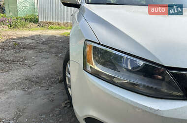 Седан Volkswagen Jetta 2013 в 