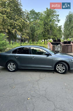 Седан Volkswagen Jetta 2014 в Кривому Розі