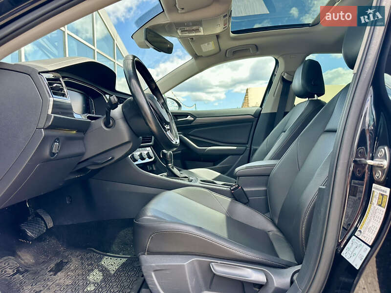 Седан Volkswagen Jetta 2019 в Києві
