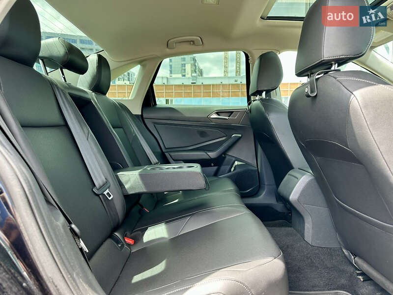 Седан Volkswagen Jetta 2019 в Києві