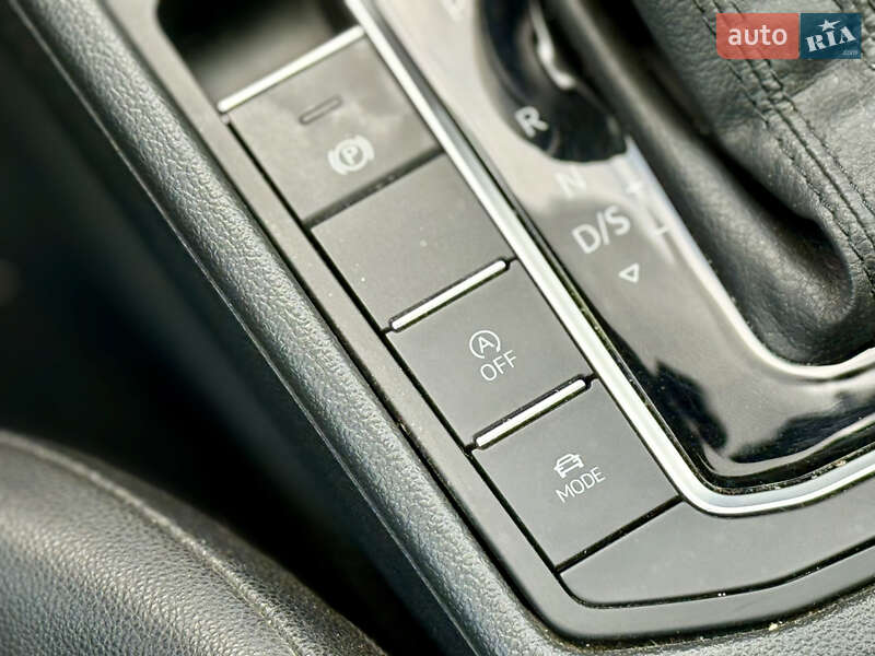 Седан Volkswagen Jetta 2019 в Києві