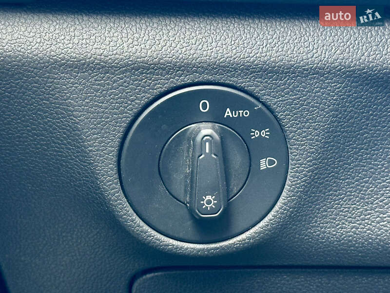 Седан Volkswagen Jetta 2019 в Києві