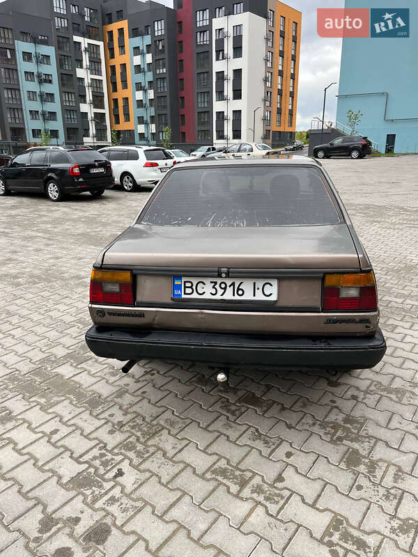 Седан Volkswagen Jetta 1986 в Ровно