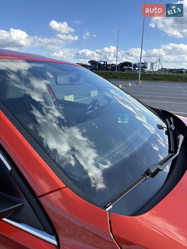 Седан Volkswagen Jetta 2019 в Львове