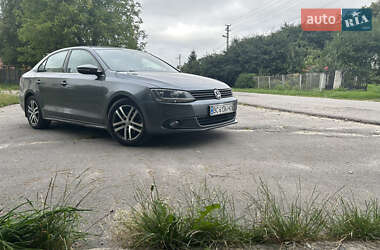 Седан Volkswagen Jetta 2012 в Львові