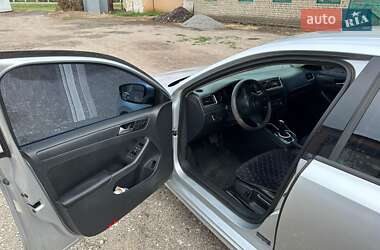 Седан Volkswagen Jetta 2014 в 