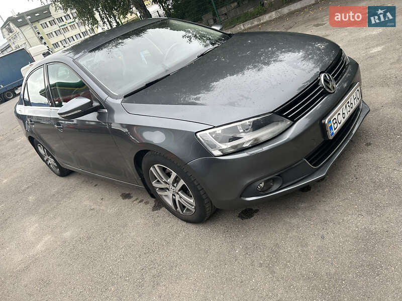 Седан Volkswagen Jetta 2012 в Львове
