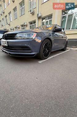 Седан Volkswagen Jetta 2015 в 