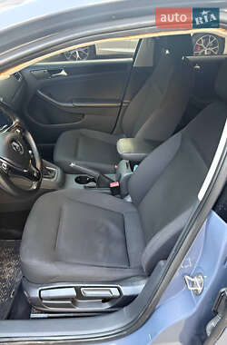 Седан Volkswagen Jetta 2015 в 