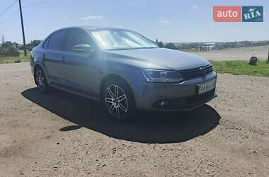 Седан Volkswagen Jetta 2012 в Долинской