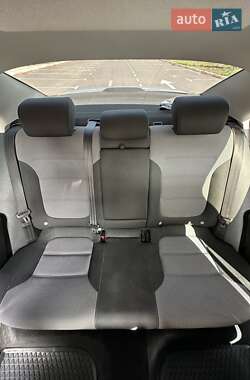 Седан Volkswagen Jetta 2013 в 